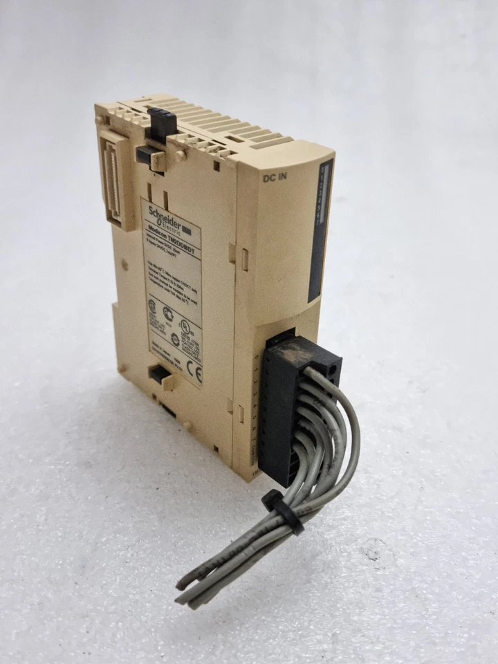 Schneider Electric TM2DDI8DT Modicon Dc In Expansion Module TM2DDI8DT Free Ship